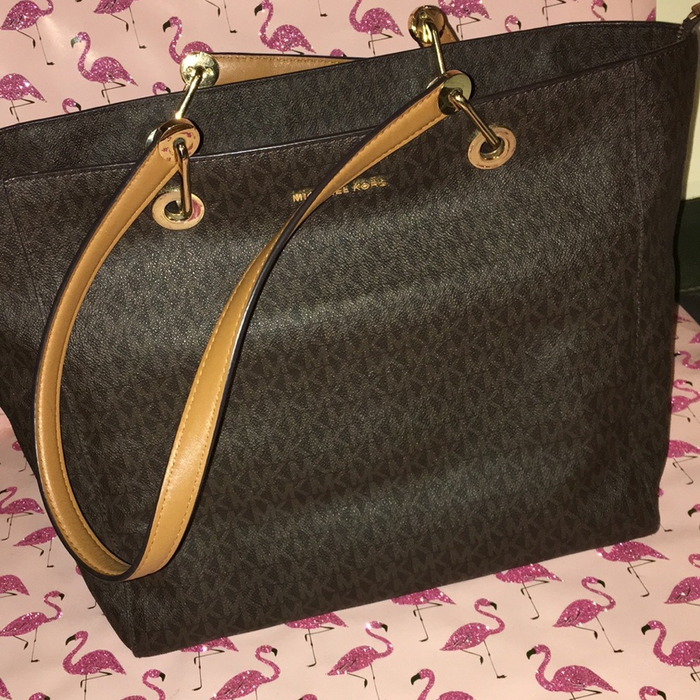 Signature Michael Kors Large Zipper Tote